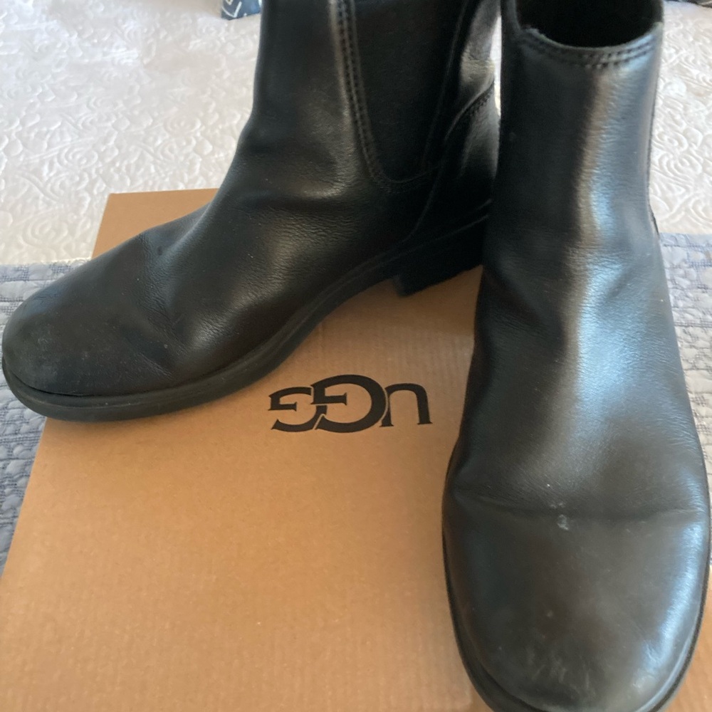 Women’s UGG boots W HARRISON Chelsea size 9